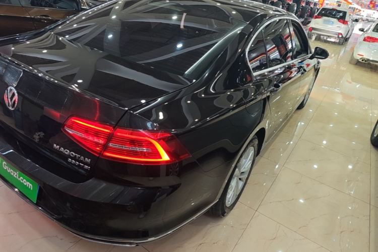 Used Volkswagen Magotan 2018 Facelift 330TSI DSG Luxury Model Rear Right 45 Deg