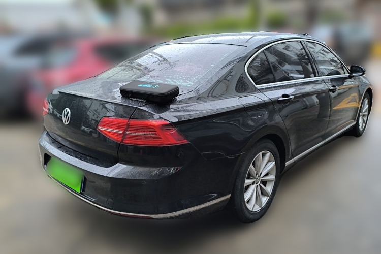 Used Volkswagen Magotan 2018 330TSI DSG Advanced Model Rear Right 45 Deg