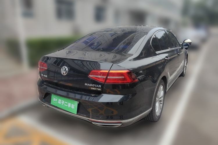 Used Volkswagen Magotan 2018 380TSI DSG Luxury Model Rear Right 45 Deg