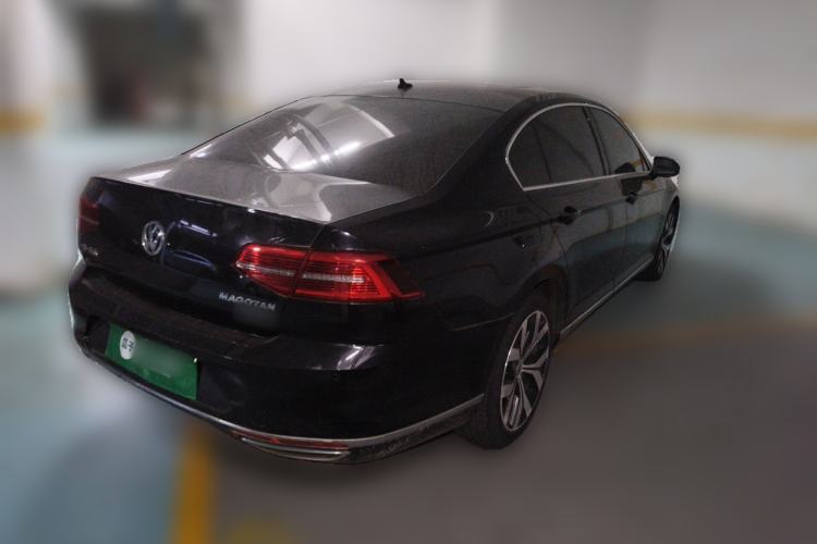 Used Volkswagen Magotan 2018 330TSI DSG Luxury Model Rear Right 45 Deg