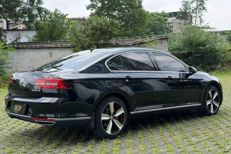 Used Volkswagen Magotan 2018 330TSI DSG Advanced Model Rear Right 45 Deg
