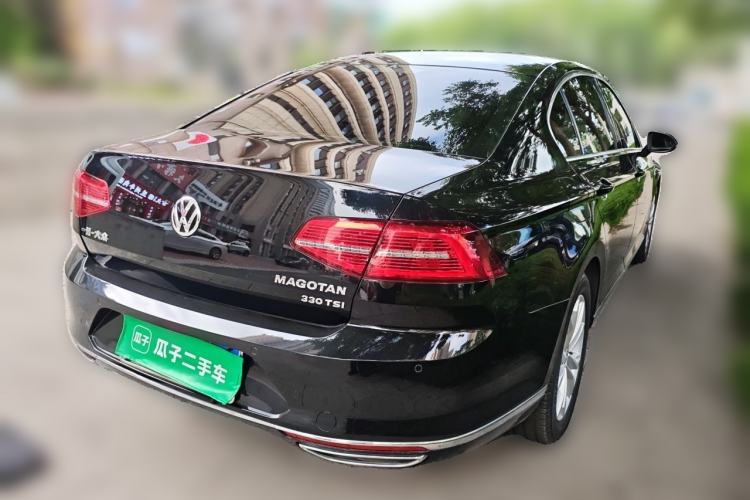 Used Volkswagen Magotan 2018 Facelift 330TSI DSG Luxury Model Rear Right 45 Deg