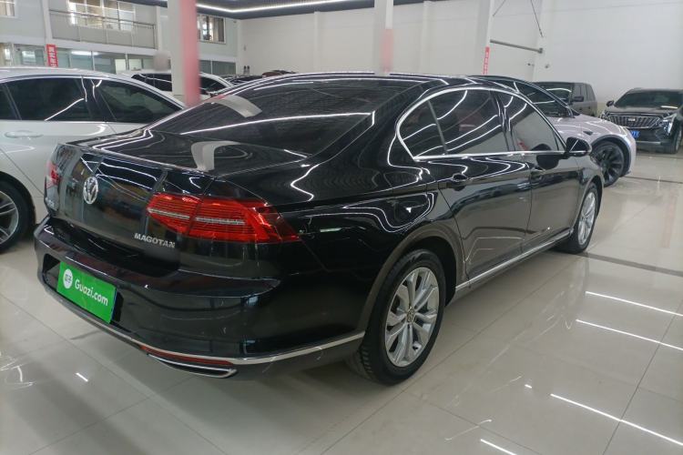 Used Volkswagen Magotan 2018 Facelift 330TSI DSG Luxury Model Rear Right 45 Deg