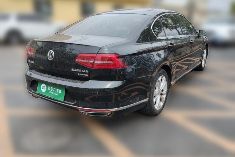 Used Volkswagen Magotan 2018 380TSI DSG Luxury Model Rear Right 45 Deg