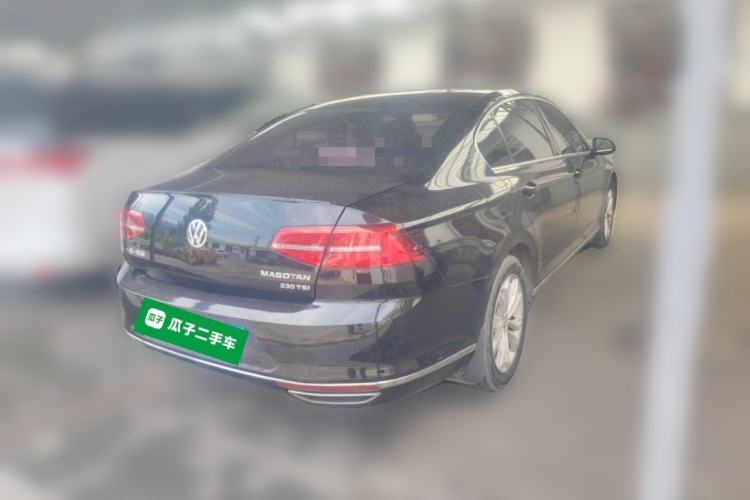 Used Volkswagen Magotan 2018 330TSI DSG Luxury Model Rear Right 45 Deg