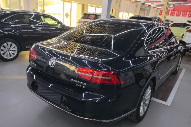 Used Volkswagen Magotan 2018 330TSI DSG Advanced Model Rear Right 45 Deg