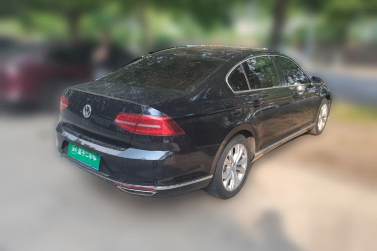 Used Volkswagen Magotan 2018 330TSI DSG Luxury Model Rear Right 45 Deg