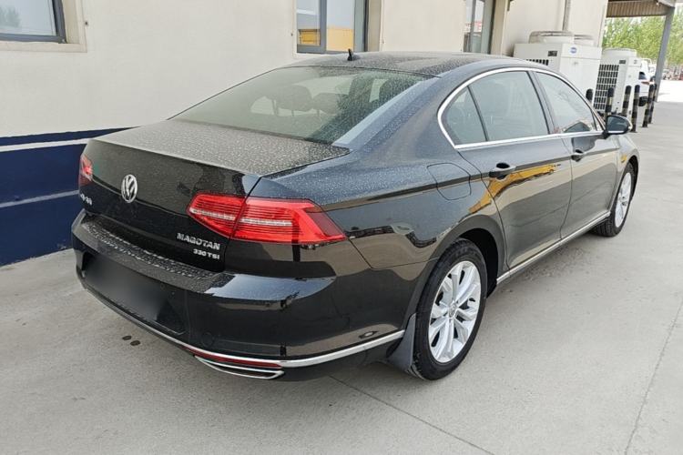 Used Volkswagen Magotan 2018 Facelift 330TSI DSG Luxury Model Rear Right 45 Deg