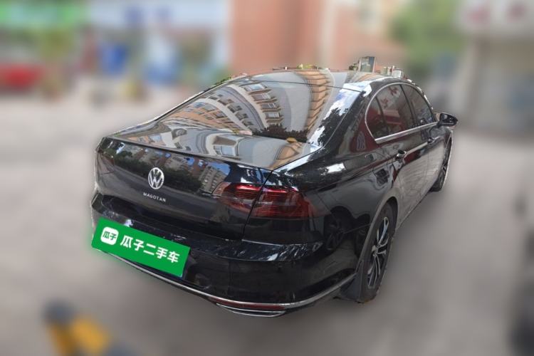 Used Volkswagen Magotan 2018 330TSI DSG Luxury Model Rear Right 45 Deg