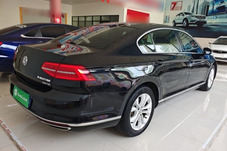 Used Volkswagen Magotan 2018 Facelift 330TSI DSG Luxury Model Rear Right 45 Deg