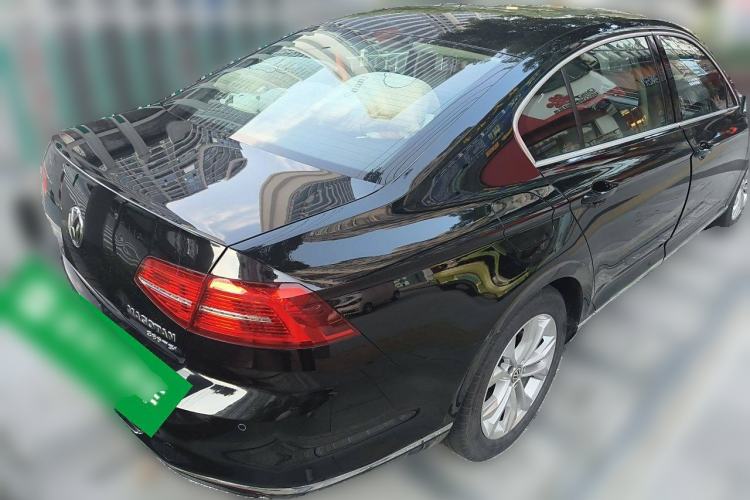 Used Volkswagen Magotan 2018 380TSI DSG Luxury Model Rear Right 45 Deg