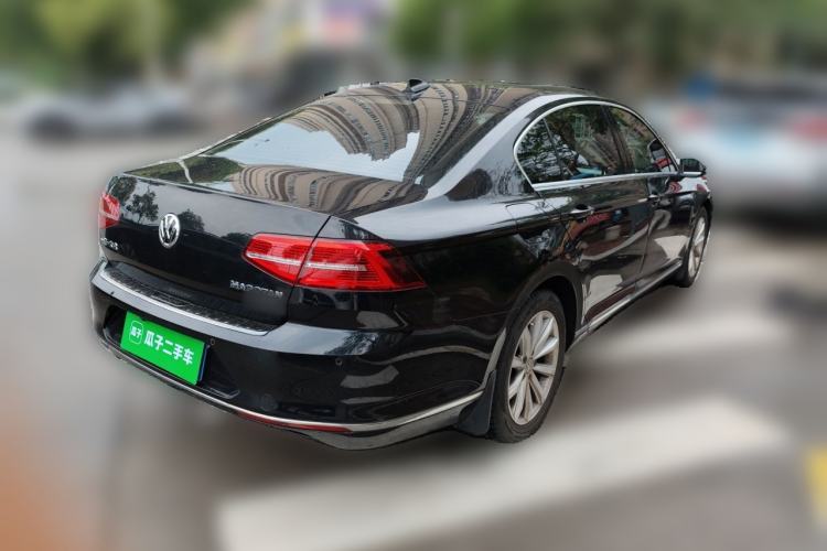 Used Volkswagen Magotan 2018 330TSI DSG Advanced Model Rear Right 45 Deg