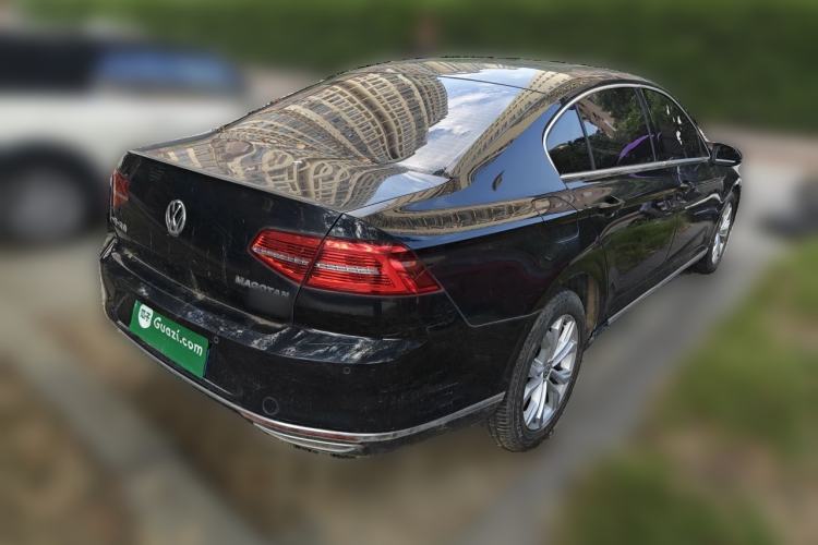Used Volkswagen Magotan 2018 330TSI DSG Luxury Model Rear Right 45 Deg