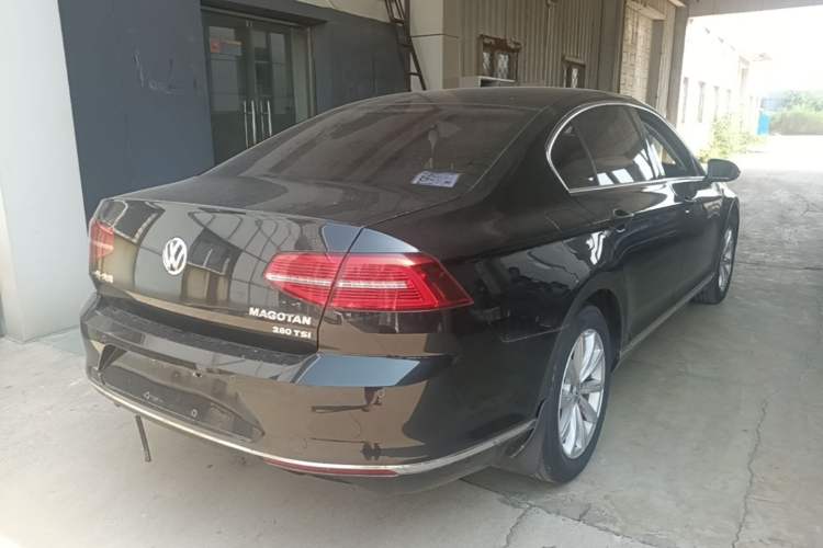 Used Volkswagen Magotan 2018 280TSI DSG Comfort Model Rear Right 45 Deg