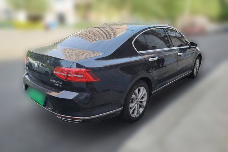 Used Volkswagen Magotan 2018 330TSI DSG Luxury Model Rear Right 45 Deg