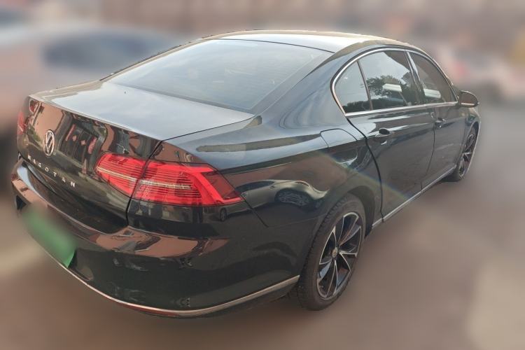 Used Volkswagen Magotan 2018 330TSI DSG Advanced Model Rear Right 45 Deg
