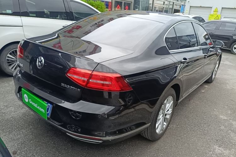 Used Volkswagen Magotan 2018 330TSI DSG Luxury Model Rear Right 45 Deg
