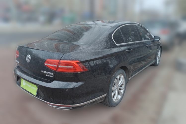 Used Volkswagen Magotan 2018 330TSI DSG Luxury Model Rear Right 45 Deg