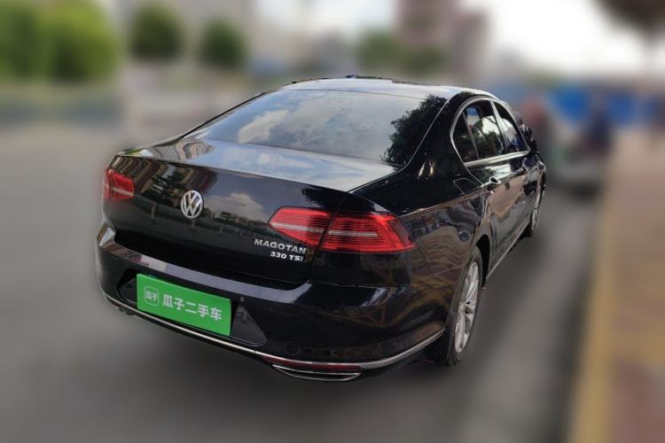 Used Volkswagen Magotan 2018 330TSI DSG Luxury Model Rear Right 45 Deg
