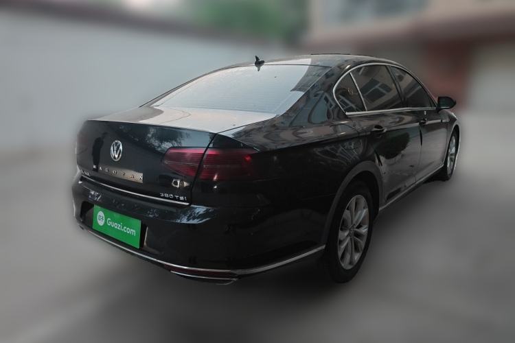 Used Volkswagen Magotan 2018 Facelift 330TSI DSG Luxury Model Rear Right 45 Deg