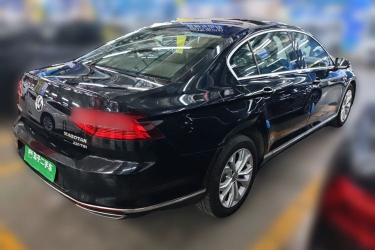 Used Volkswagen Magotan 2018 Facelift 330TSI DSG Luxury Model Rear Right 45 Deg