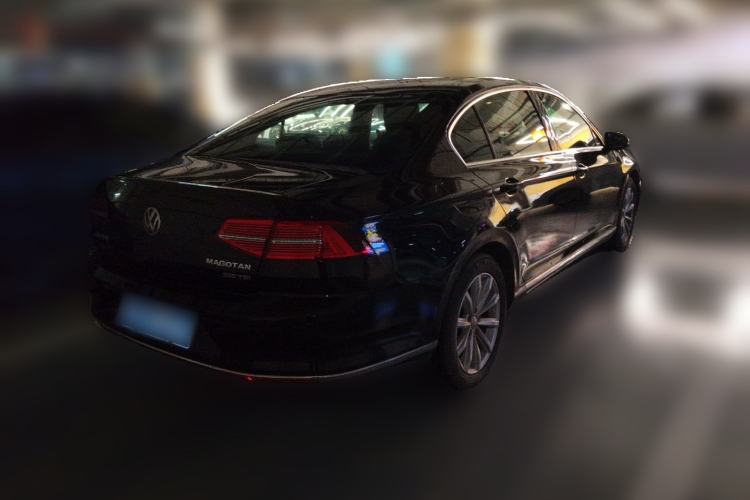 Used Volkswagen Magotan 2018 Facelift 330TSI DSG Luxury Model Rear Right 45 Deg