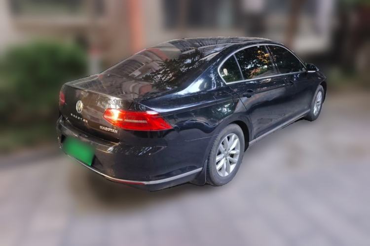 Used Volkswagen Magotan 2018 280TSI DSG Comfort Model Rear Right 45 Deg