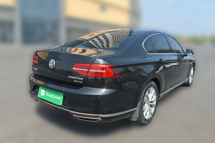 Used Volkswagen Magotan 2018 330TSI DSG Luxury Model Rear Right 45 Deg