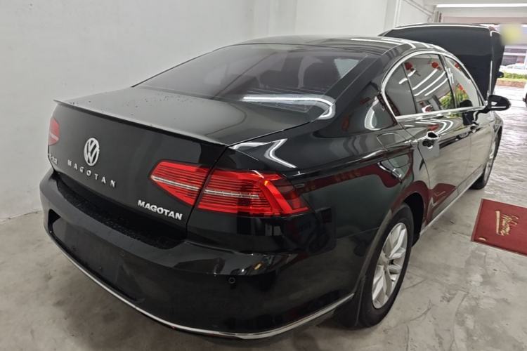 Used Volkswagen Magotan 2018 280TSI DSG Comfort Model Rear Right 45 Deg