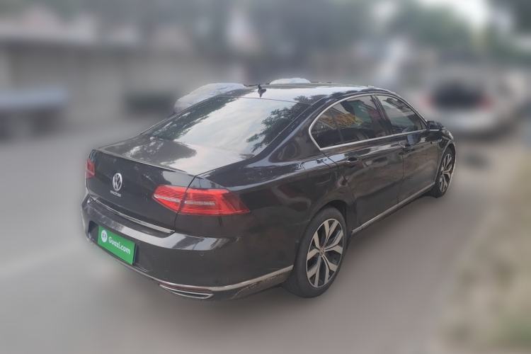 Used Volkswagen Magotan 2018 330TSI DSG Luxury Model Rear Right 45 Deg