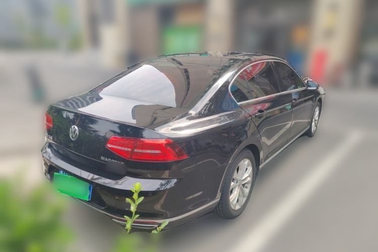 Used Volkswagen Magotan 2018 330TSI DSG Luxury Model Rear Right 45 Deg