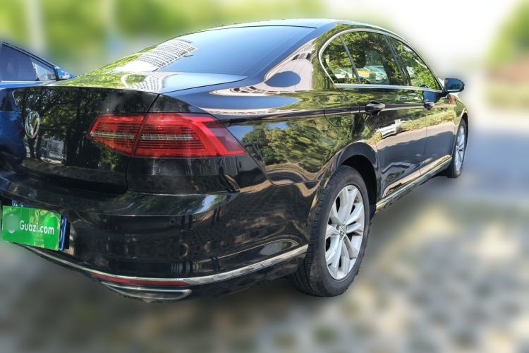 Used Volkswagen Magotan 2018 330TSI DSG Luxury Model Rear Right 45 Deg