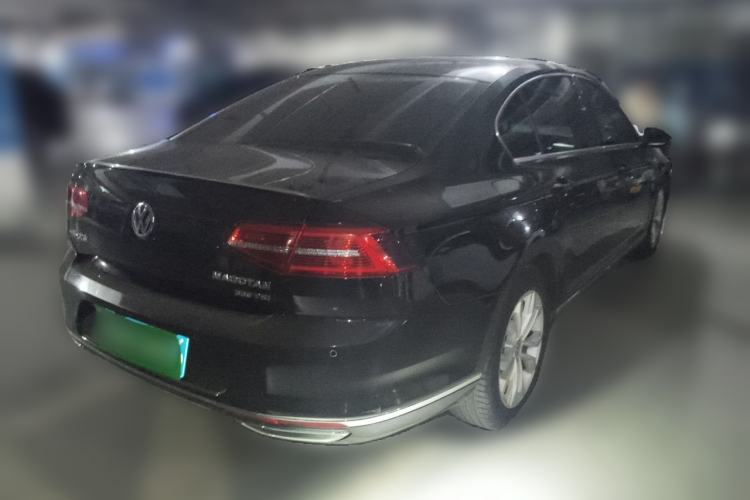 Used Volkswagen Magotan 2018 330TSI DSG Luxury Model Rear Right 45 Deg