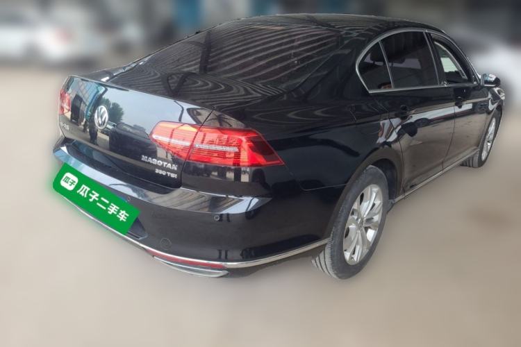 Used Volkswagen Magotan 2018 Facelift 330TSI DSG Luxury Model Rear Right 45 Deg