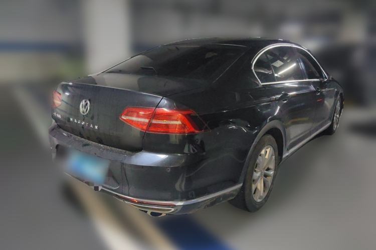 Used Volkswagen Magotan 2018 Facelift 330TSI DSG Luxury Model Rear Right 45 Deg