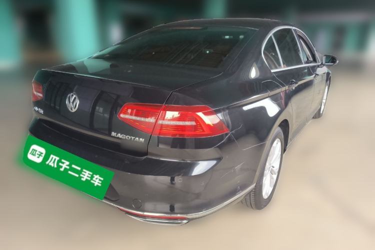 Used Volkswagen Magotan 2018 Facelift 330TSI DSG Luxury Model Rear Right 45 Deg