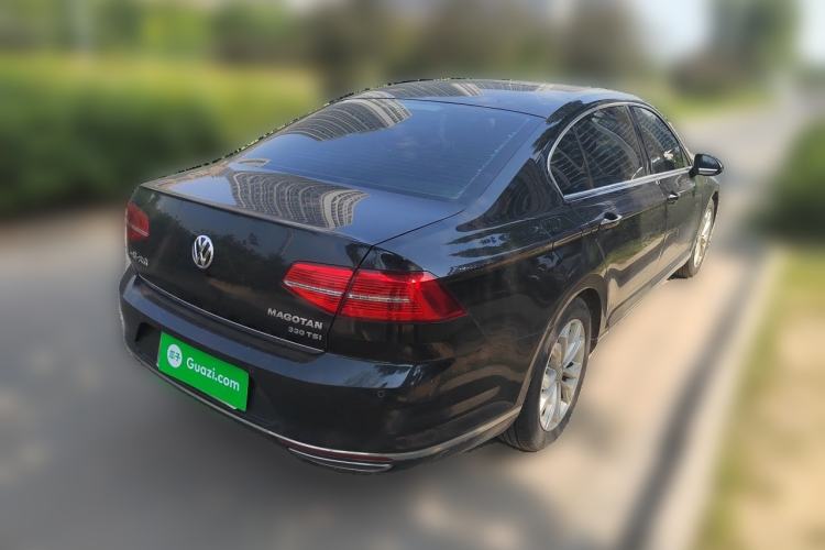 Used Volkswagen Magotan 2018 Facelift 330TSI DSG Luxury Model Rear Right 45 Deg