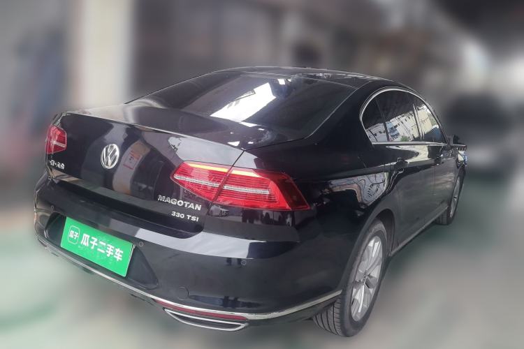 Used Volkswagen Magotan 2018 Facelift 330TSI DSG Luxury Model Rear Right 45 Deg