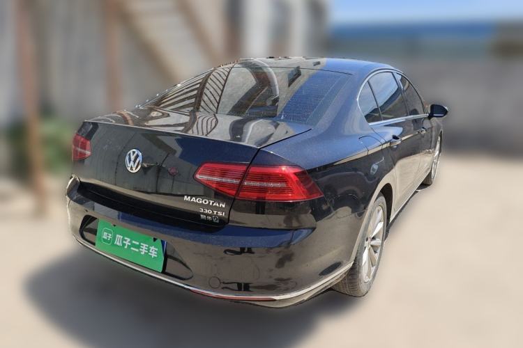 Used Volkswagen Magotan 2018 330TSI DSG Advanced Model Rear Right 45 Deg