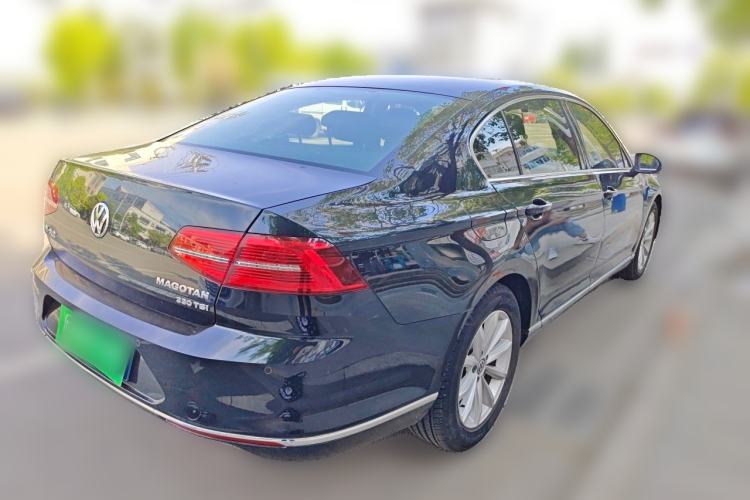 Used Volkswagen Magotan 2018 330TSI DSG Advanced Model Rear Right 45 Deg
