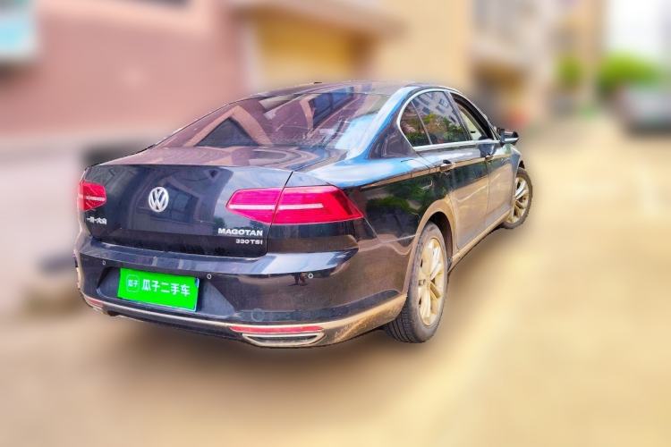 Used Volkswagen Magotan 2018 330TSI DSG Luxury Model Rear Right 45 Deg