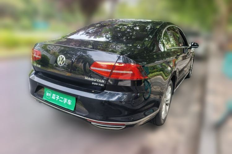 Used Volkswagen Magotan 2018 Facelift 330TSI DSG Luxury Model Rear Right 45 Deg