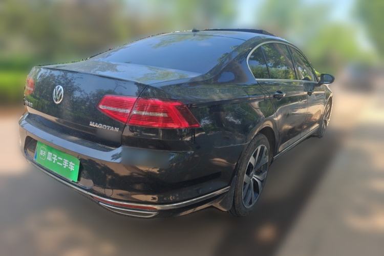 Used Volkswagen Magotan 2018 330TSI DSG Luxury Model Rear Right 45 Deg