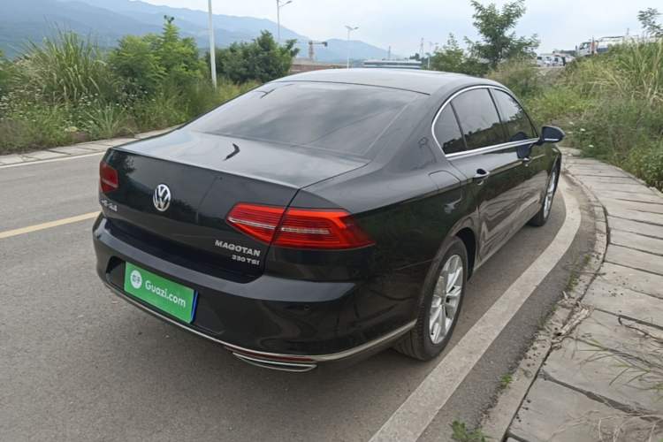 Used Volkswagen Magotan 2018 Facelift 330TSI DSG Luxury Model Rear Right 45 Deg
