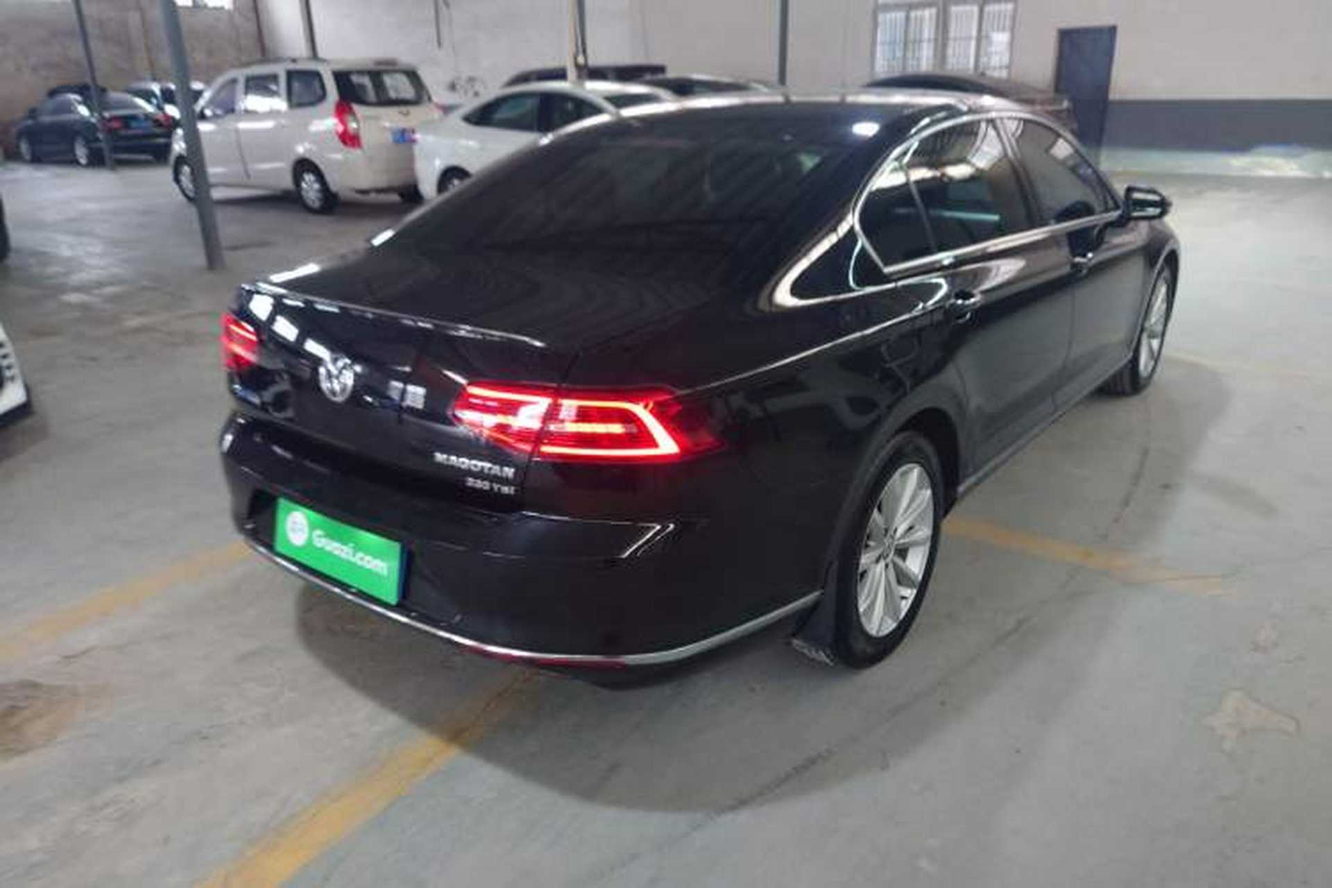 Used Volkswagen Magotan 2018 330TSI DSG Advanced Model Rear Right 45 Deg