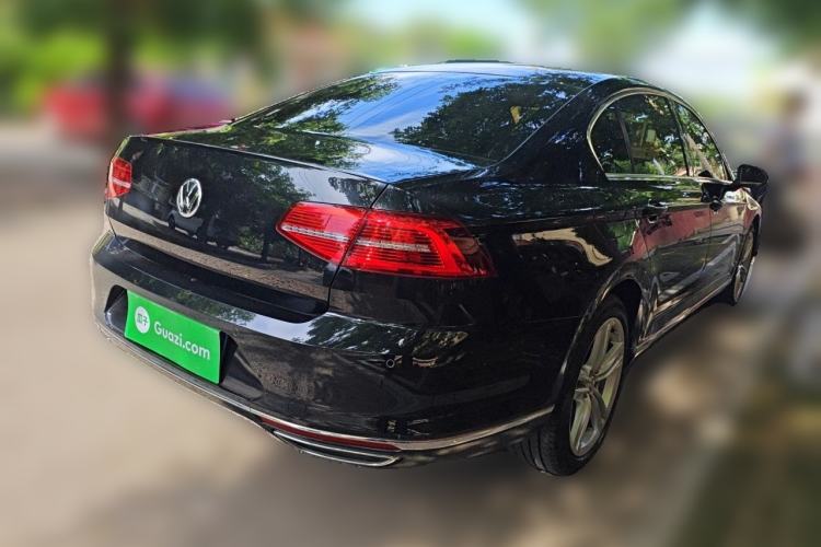 Used Volkswagen Magotan 2018 330TSI DSG Luxury Model Rear Right 45 Deg