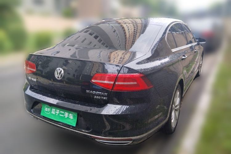 Used Volkswagen Magotan 2018 330TSI DSG Luxury Model Rear Right 45 Deg