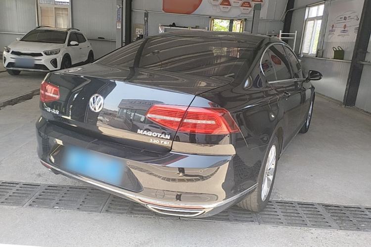 Used Volkswagen Magotan 2018 Facelift 330TSI DSG Luxury Model Rear Right 45 Deg