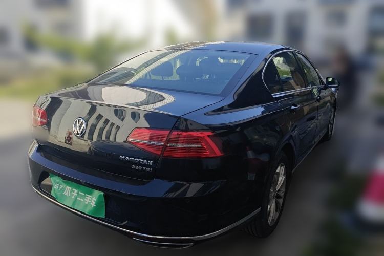 Used Volkswagen Magotan 2018 330TSI DSG Luxury Model Rear Right 45 Deg