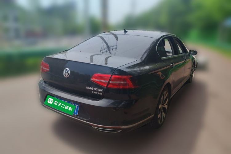 Used Volkswagen Magotan 2018 330TSI DSG Luxury Model Rear Right 45 Deg